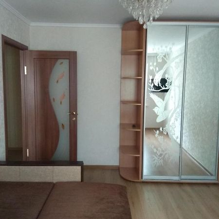 2-Х Комнатная Квартира Odessa Buitenkant foto